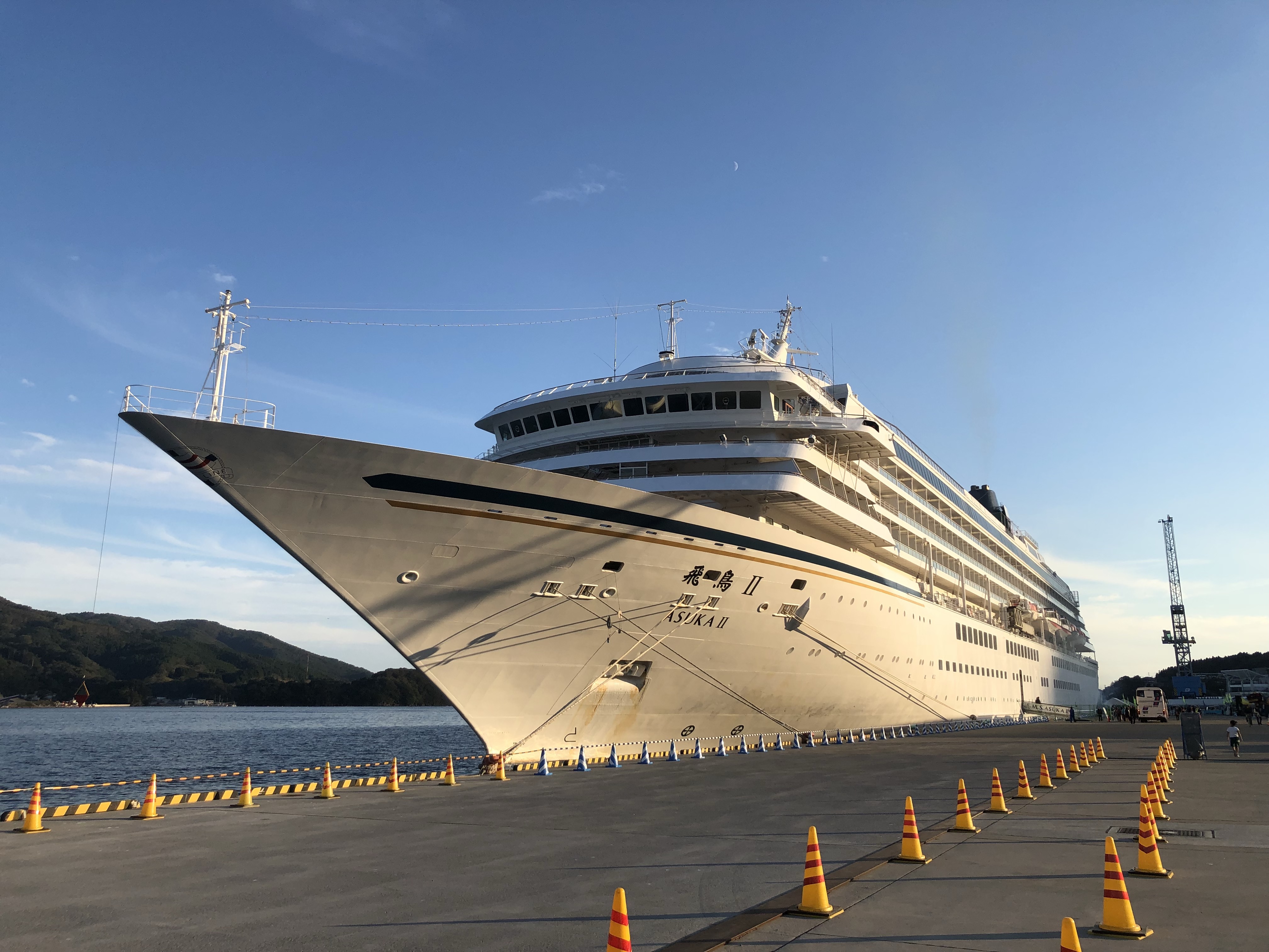 豪華客船「飛鳥Ⅱ」 今年最後の大船渡入港でした。 | Blog | 三陸菓匠